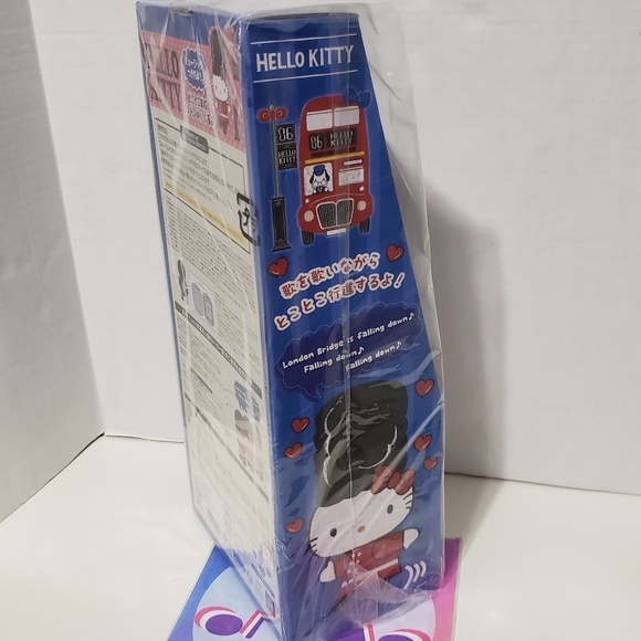 Sanrio Hello Kitty in London Walking Plush with Music - Picture 2 of 4